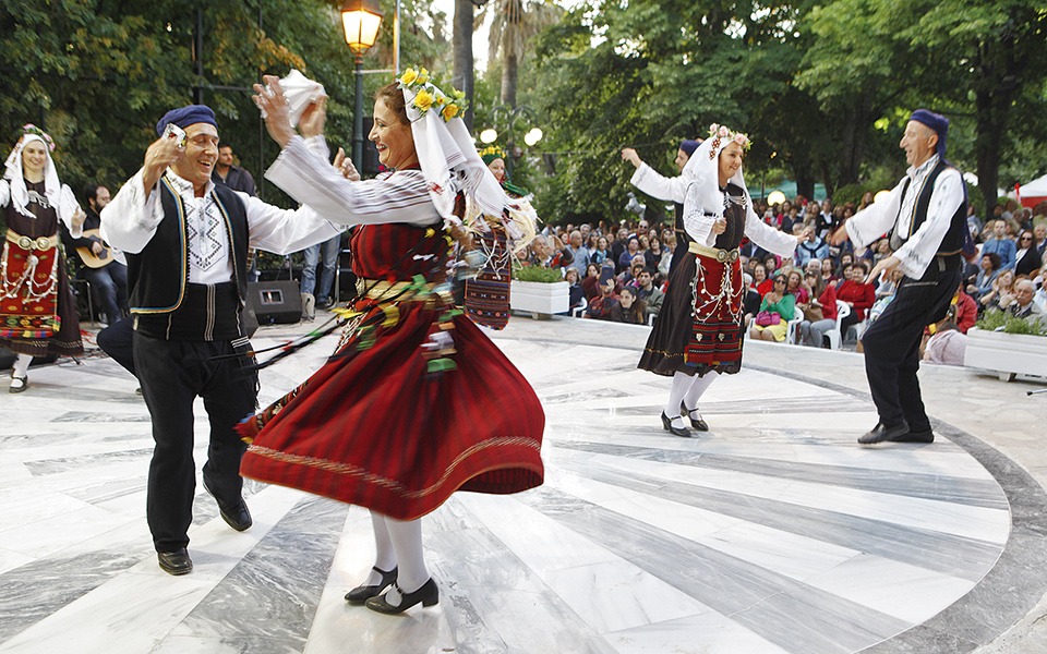 Budaya Tarian Tradisional Masyarakat Yunani